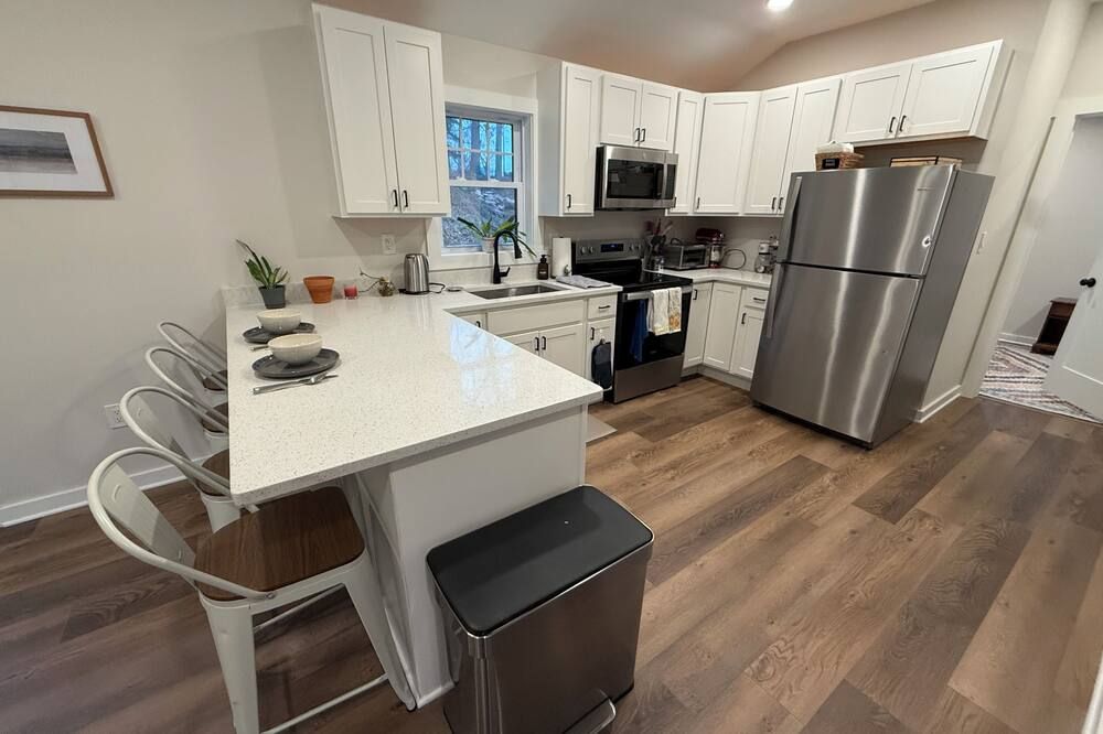 Cute, Cozy 2-bedroom house near Annapolis with water access