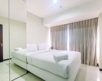 Spacious and Comfy 2BR Nifarro Park Apartment - Jakarta - Kamar Tidur