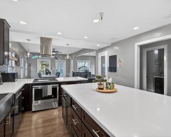 Extravagant Victorian Near Uc Davis Medical Center - Sacramento - Cocina