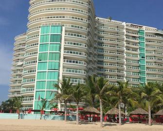 Bay View Grand Exclusive Marina Ocean View! Private Safe Perfect! - Ixtapa - Building