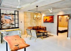 Vinewood Apartments - Lahore - Living room