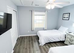 Newly Renovated Beautiful Condo Near Beach, Walking Distance to Outlets! - Rehoboth Beach - Bedroom