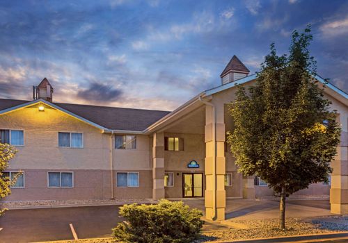 Days Inn By Wyndham Colorado Springs Airport 57 Colorado Springs Hotel Deals Reviews Kayak
