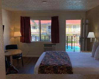 カリフォルニア スイーツ ホテル - サンディエゴ - 寝室