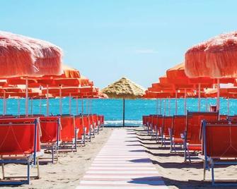 HoliHomeLa Sirena 50m dal Mare - Tortoreto - Beach
