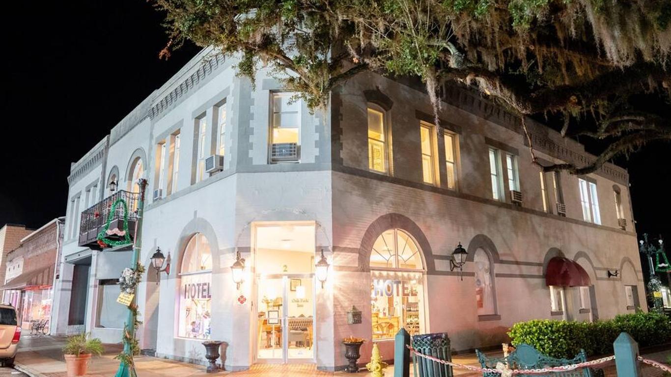 Oak Tree Hotel