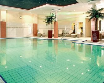Convenient Location! Outdoor Pool, Free Parking! Close to Groninger Museum - Paterswolde - Pool