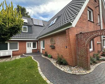 Ferienwohnung 4 im Haus Windjammer - Sankt Peter-Ording - Building