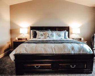 Charming Home North Logan 3bd/2.5ba Sleeps 6 - 로건 - 침실