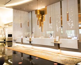 Harris Hotel & Conventions Kelapa Gading - ג'קרטה - דלפק קבלה