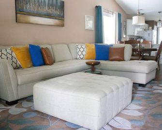 Just 18 mins from The Augusta National Golf Course and just 3 mins from SRP Park - North Augusta - Sala de estar