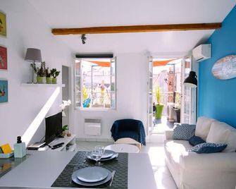 2 pièces avec grande terrasse - Centre de Toulon - Toulon - Living room