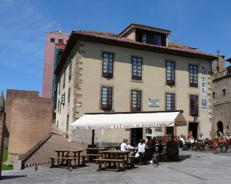 La Casona de Jovellanos - חיחון - בניין