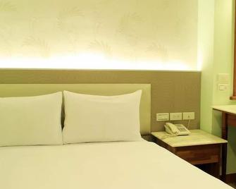 Puyisy Business Hotel - Hsinchu - Schlafzimmer