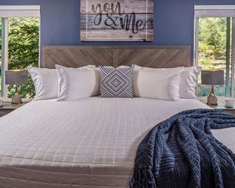 Sheridan House Inn- Adult Only Accommodation - וויליאמס - חדר שינה