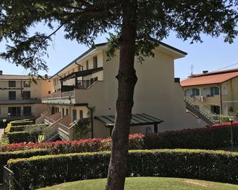 Aurelia Rta Detta il Cascinale - Montignoso