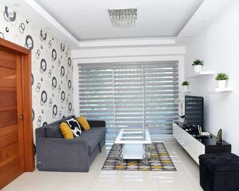 Modern Apartment in the Heart of Santo Domingo w/ private parking - Santo Domingo - Vardagsrum