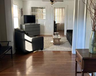 Charming farmhouse with WiFi and AC in enchanting Toquerville - Toquerville