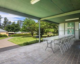 Melview Greens - Studio Apartment - Orange - Patio