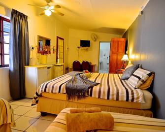 Lalamo Guest House - Phalaborwa - Bedroom