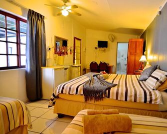 Lalamo Guest House - Phalaborwa - Bedroom