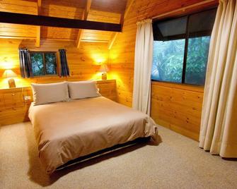 Bowerbird: Mt Glorious Getaways - Mount Nebo - Bedroom