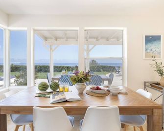 Stardust by AvantStay Views Hot Tub Pool Table - Malibu - Comedor