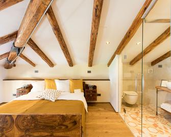 Spacapanova Hisa - Komen - Habitación
