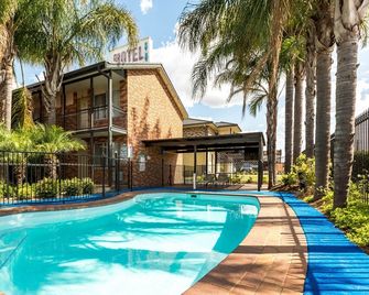 Cattlemans Country Motor Inn & Serviced Apartments - Dubbo - Piscina