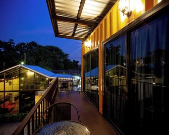 Tuscany Land Resort Donmuang - Bangkok - Balcón