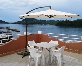 An Unusual & Different holiday rental home in a remote fishing village in Burgos - Talalora - Balcony