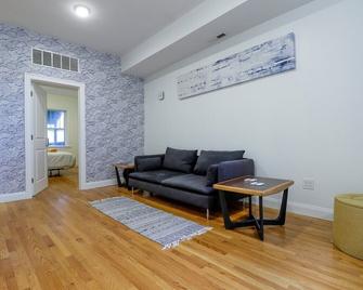 4br 1,5bh Comfy Newly Renovated Apt - Boston - Pokój dzienny