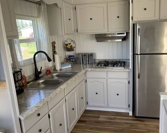 The Island Bay Waterfront cottage - Clayton - Cocina