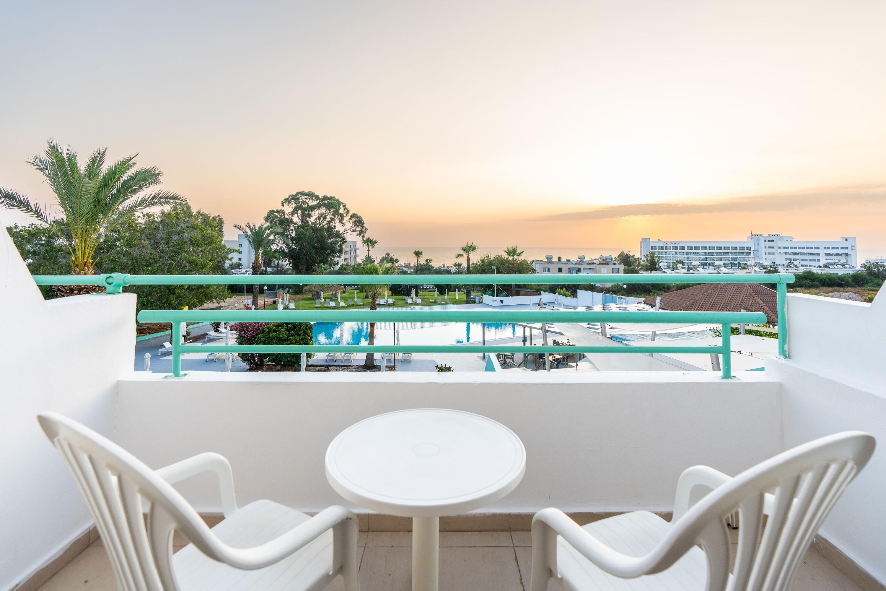 Adelais Bay Hotel - Protaras - מרפסת