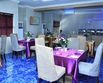 Top Rank Hotel Galaxy Asaba - Asaba - Restaurante