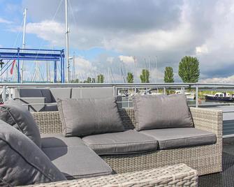 Madrid - Lelystad