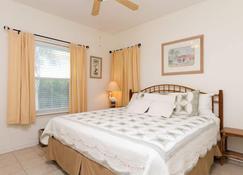 Los Cabos III Condominiums By Cheap Getaway - South Padre Island - Bedroom