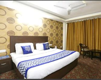 Hotel Trinetar Resorts Patnitop - Kud - Building