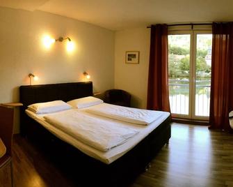 Hotel Roter Kater - Kassel - Bedroom
