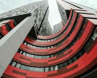 The Alton Apartemen Semarang by Sirooms - Semarang - Building