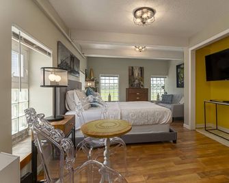 Urban-Chic King Suite Near Siu Carbondale - Carbondale