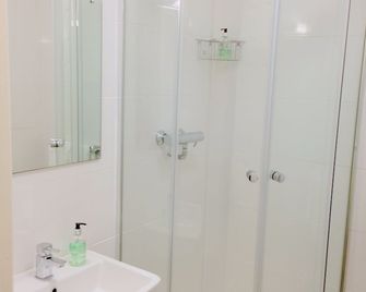 Ely House Hotel - Wolverhampton - Koupelna