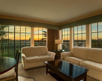 Sea Shells Beach Club - Daytona Beach - Living room