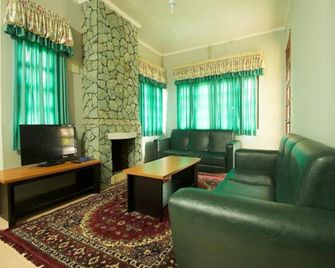 Villa Albadar - Bandung - Habitación