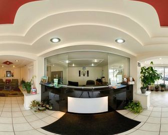 Key West Inn - Newport News - ניופורט ניוז - לובי