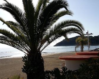 La Marina Gardens - Scauri - Playa