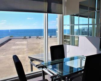 Breathtaking Ocean Views 2br/2ba. Playas De Tijuana. Secure Building + Parking - Tijuana - Restaurant