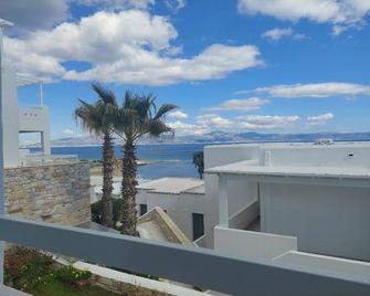 Saint George Hotel - Chrisi Akti - Balkon