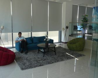 Top Hotel Manado by Gran Puri - מאנאדו