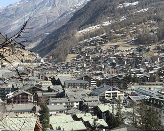 Triftbach - View over Zermatt - Zermatt - Outdoor view